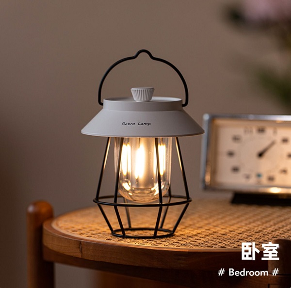den-cam-trai-Retro-lamp-6