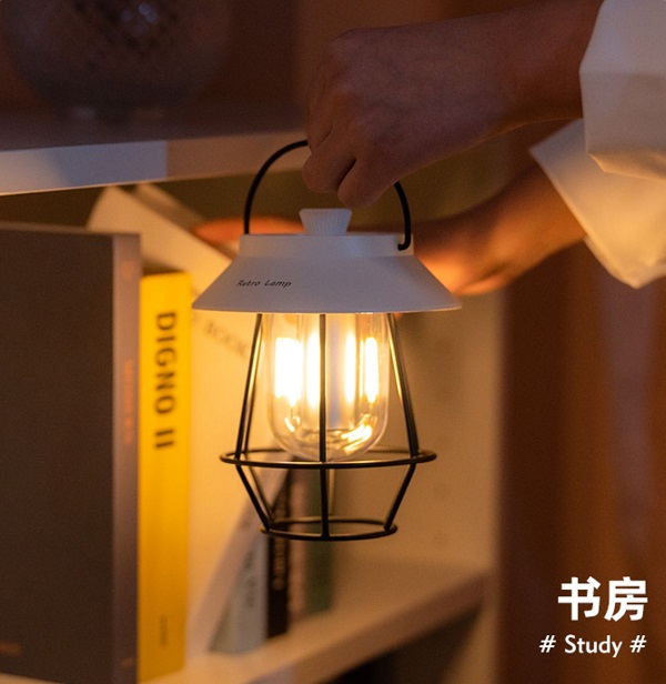 den-cam-trai-Retro-lamp-7