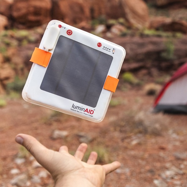 den-cam-trai-gap-gon-2-trong-1-PackLite-Max-15