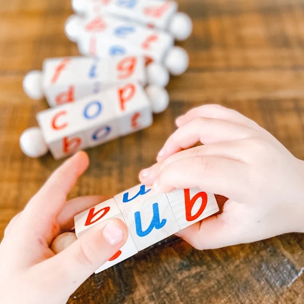 do-choi-Montessori-ghep-chu-6