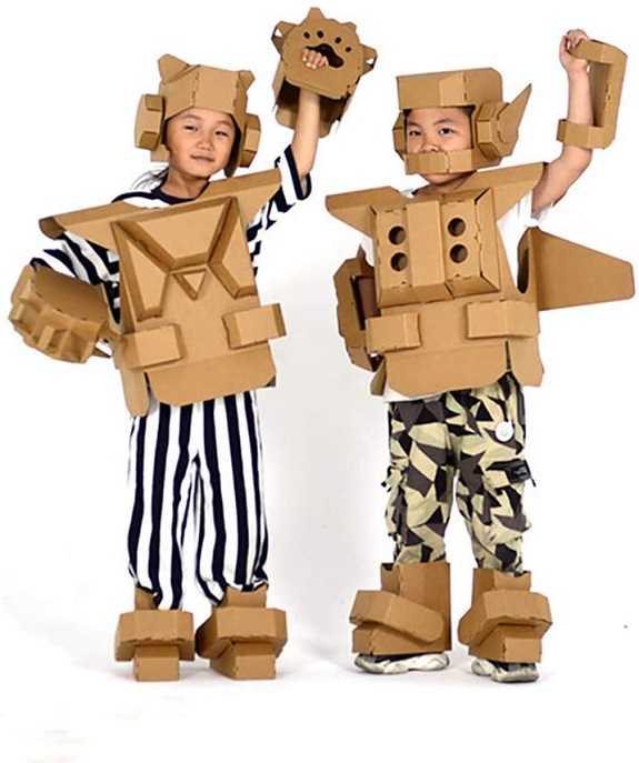 do-choi-ao-giap-robot-cho-be-bang-bia-carton-h7