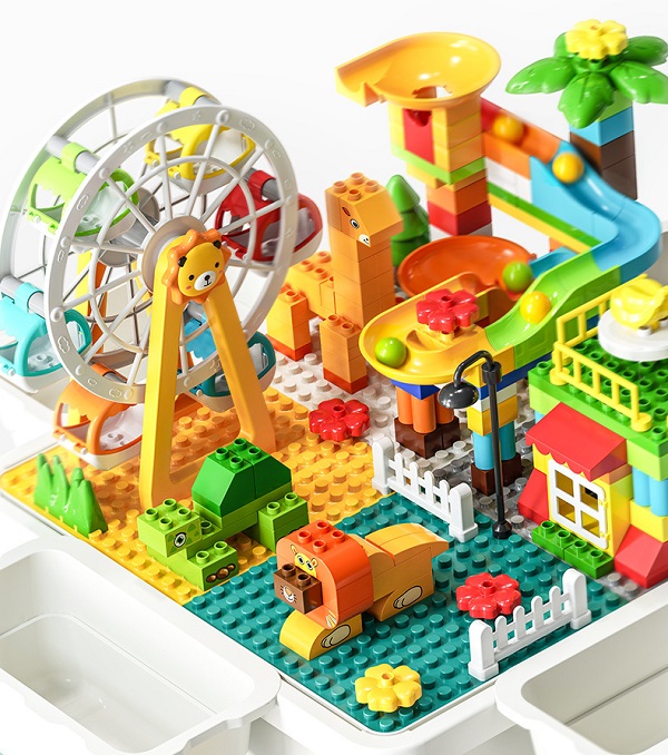 do-choi-ban-hoc-kem-lego-co-ghe-1