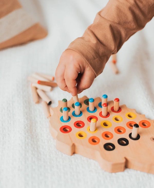 do-choi-go-con-Montessori-12
