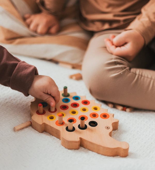 do-choi-go-con-Montessori-13