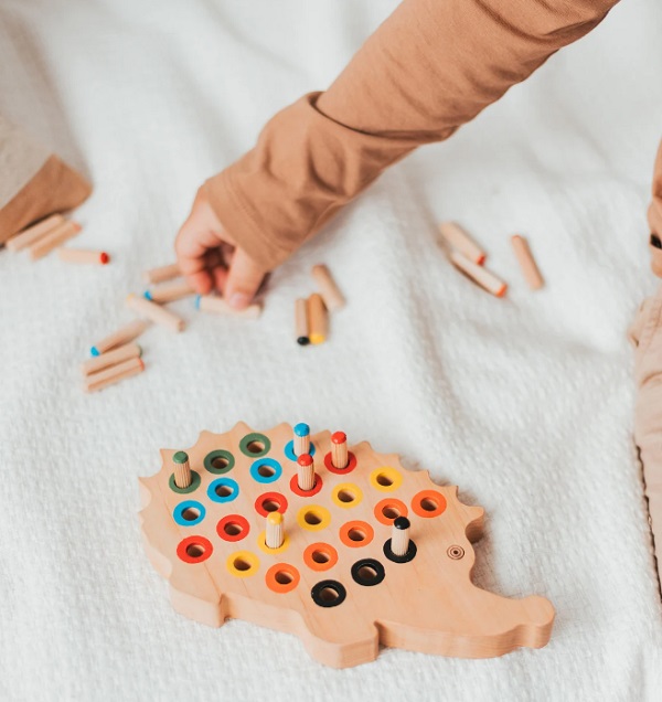 do-choi-go-con-Montessori-14