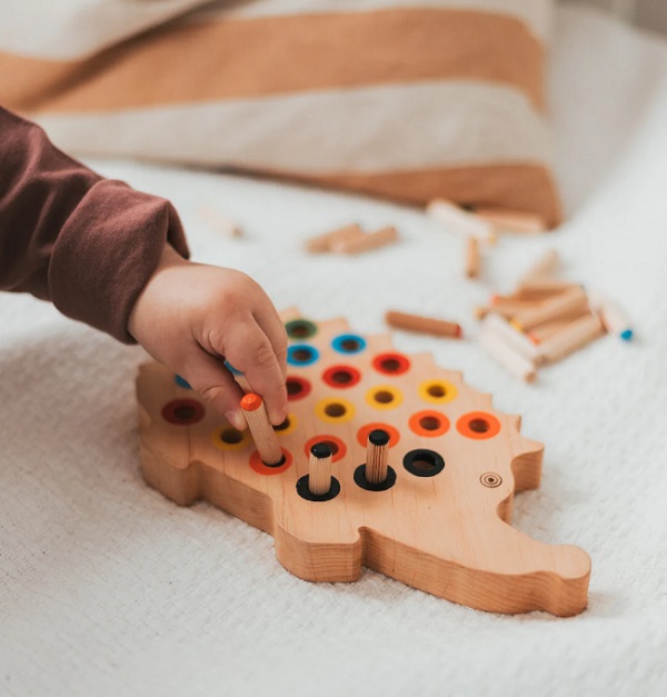 do-choi-go-con-Montessori-15