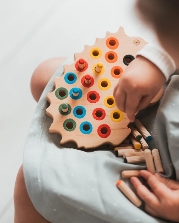 do-choi-go-con-Montessori-18