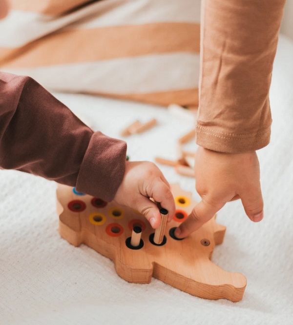 do-choi-go-con-Montessori-19