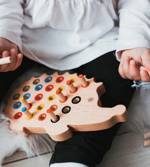 do-choi-go-con-Montessori-4