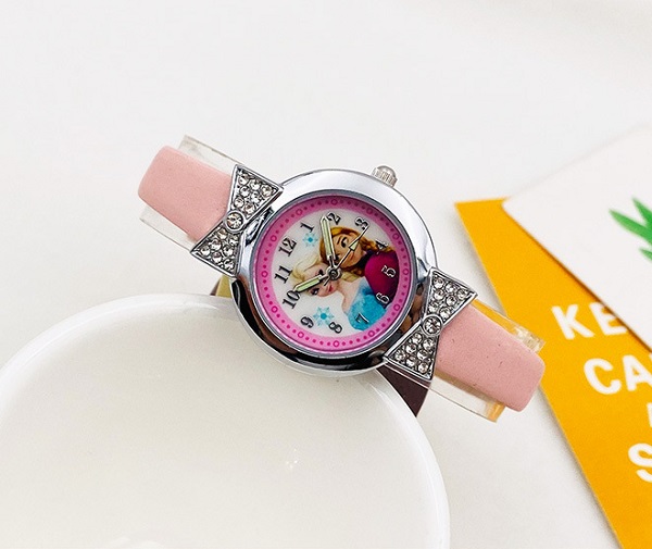 dong-ho-elsa-anna-h7