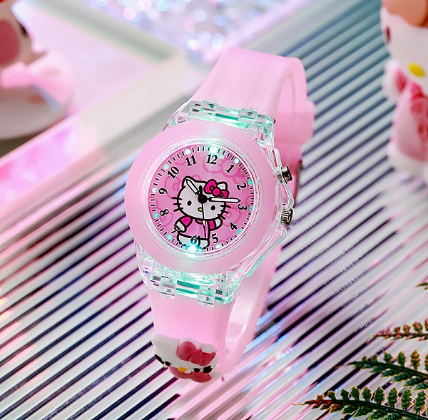 dong-ho-phat-sang-hello-kitty-h5