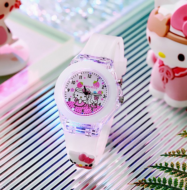 dong-ho-phat-sang-hello-kitty-h8