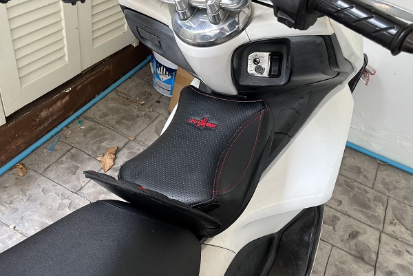 ghe-dem-ngoi-xe-may-cho-be-xe-pcx-h7