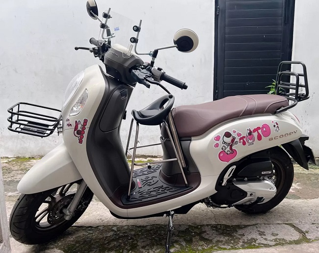 ghe-don-em-be-ngoi-danh-cho-xe-may-scoopy-h5
