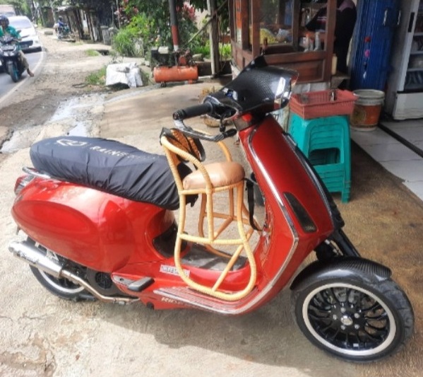 ghe-em-be-ngoi-xe-may-vespa-h5