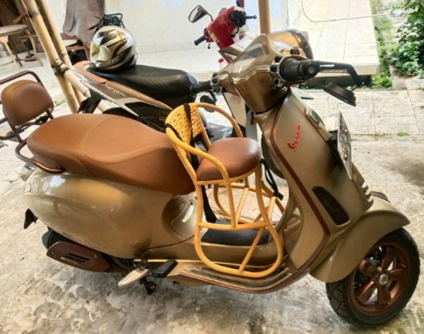 ghe-em-be-ngoi-xe-may-vespa-h6