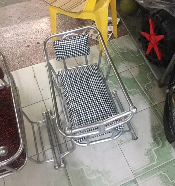 ghe-ngoi-xe-dap-doi-bang-inox-h7