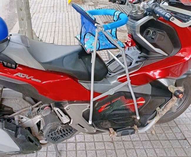ghe-ngoi-xe-may-adv-cho-be-xep-gon-h6