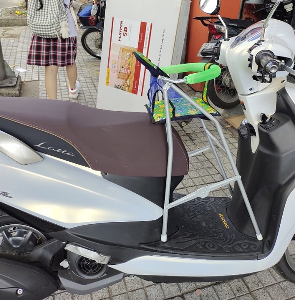 ghe-ngoi-xe-may-cho-be-xep-gon-xe-yamaha-latte-h5