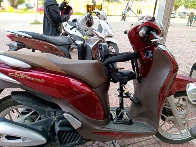 ghe-ngoi-xe-sh-mode-sh-125i-sh-150i-cho-be-co-giam-xoc-h7
