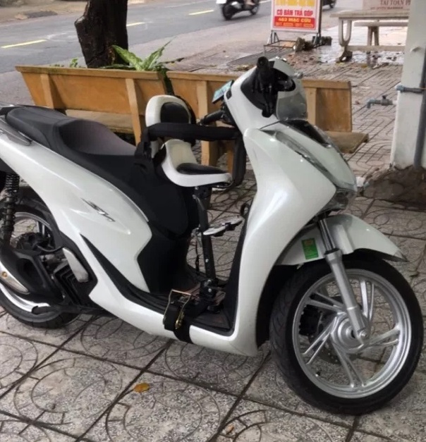 ghe-ngoi-xe-sh-mode-sh-125i-sh-150i-cho-be-co-giam-xoc-h8