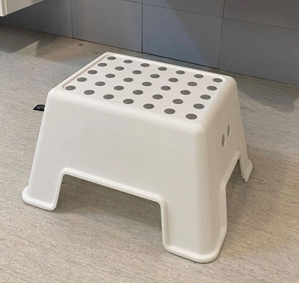 ghe-nha-tam-cho-be-chong-tron-truot-blomen-ikea-h6