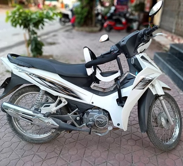 ghe-nhua-ngoi-xe-may-cho-tre-em-da-nang-2-in-1-h5