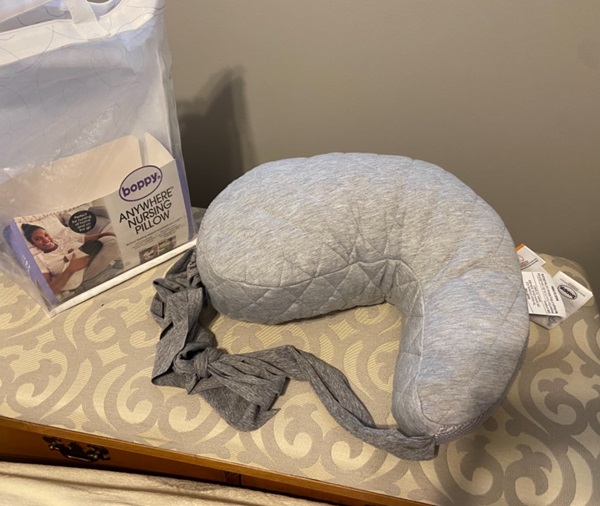 goi-cho-con-bu-Boppy-Anywhere-8