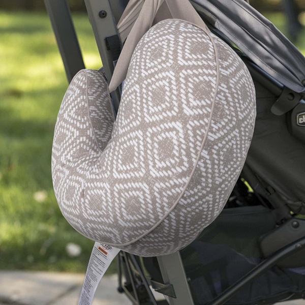 goi-cho-con-bu-Boppy-Anywhere-9