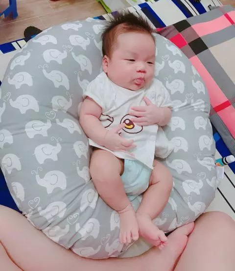goi-chong-trao-nguoc-boppy-newborn-lounger-12