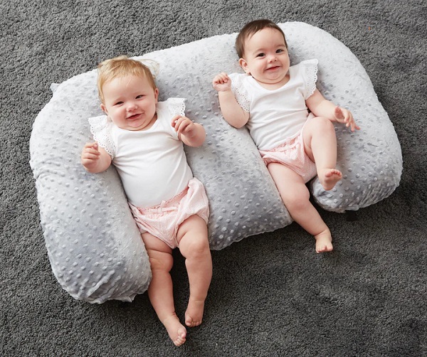 goi-chong-trao-nguoc-sinh-doi-twin-z-pillow-h5
