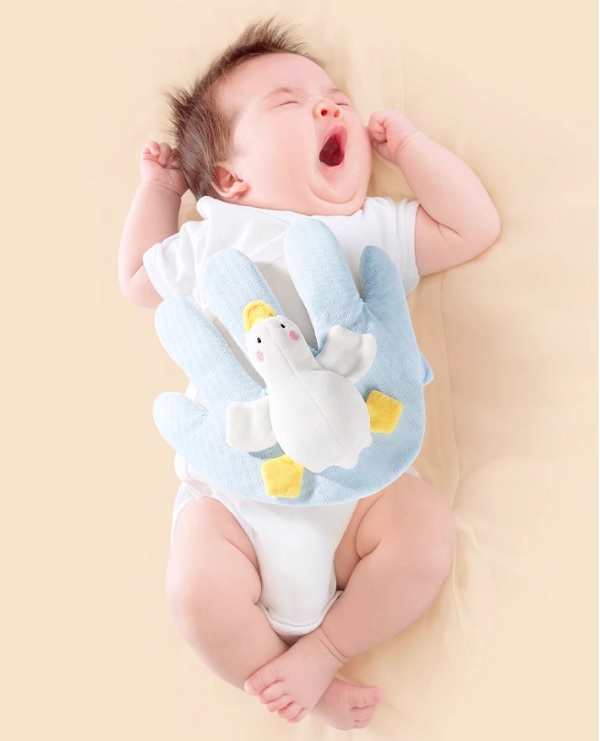 goi-hinh-ban-tay-cho-tre-so-sinh-babycare-h7