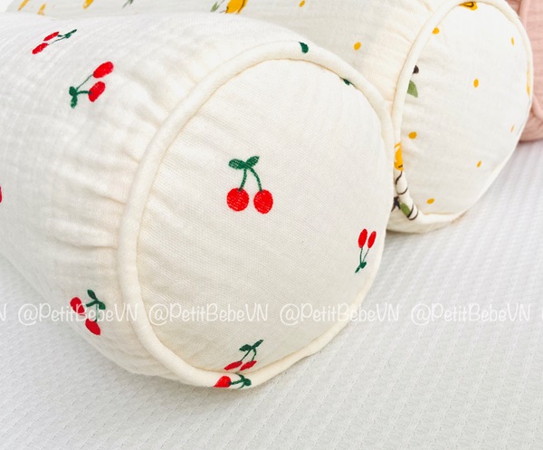 goi-om-chan-tre-so-sinh-Petit-Soleil-12