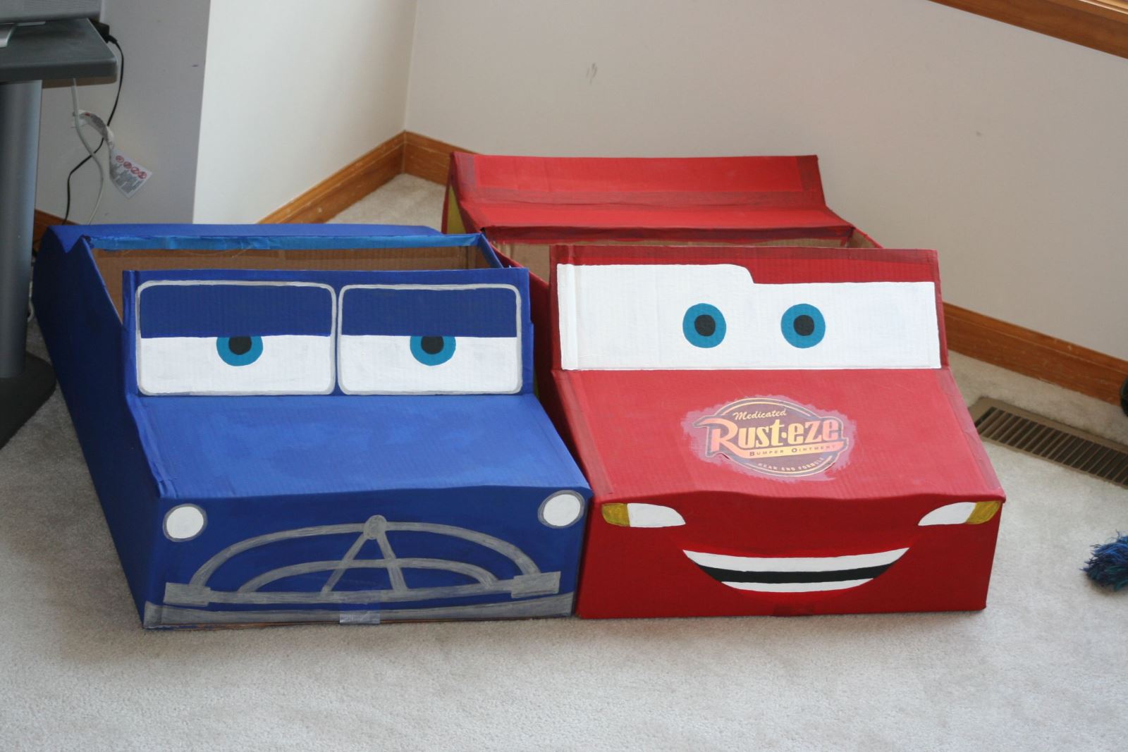 huong-dan-cach-lam-o-to-cho-be-bang-vo-hop-carton