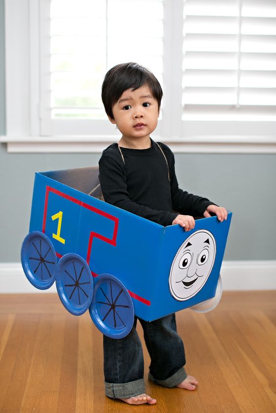 huong-dan-cach-lam-o-to-cho-be-bang-vo-hop-carton