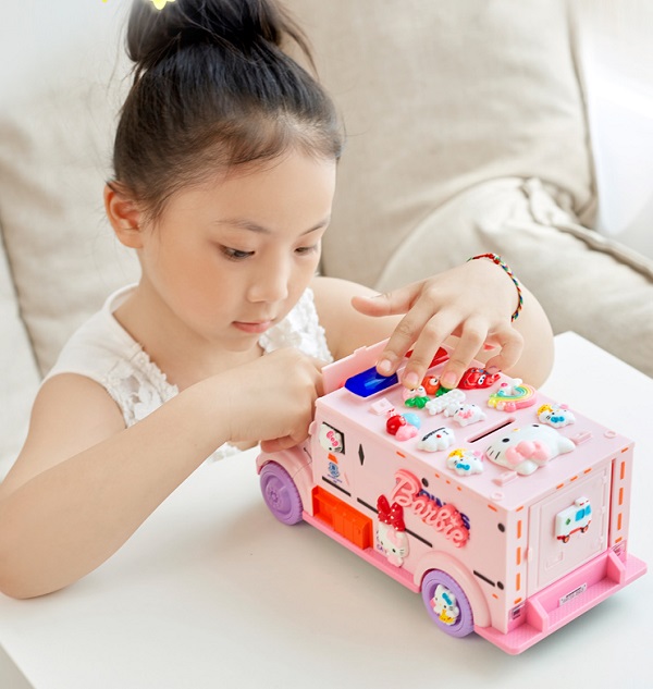 ket-sat-mini-do-choi-hinh-xe-o-to-canh-sat-hello-kitty-chi-tiet-h7