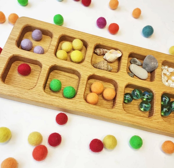 khay-phan-loai-do-choi-Montessori-10