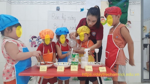lop-day-tre-cham-noi-thu-duc-TPHCM-1
