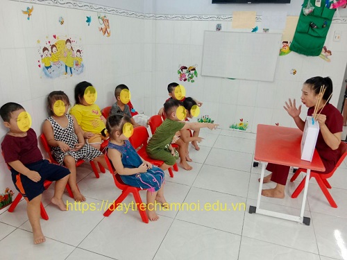 lop-day-tre-cham-noi-thu-duc-TPHCM-4