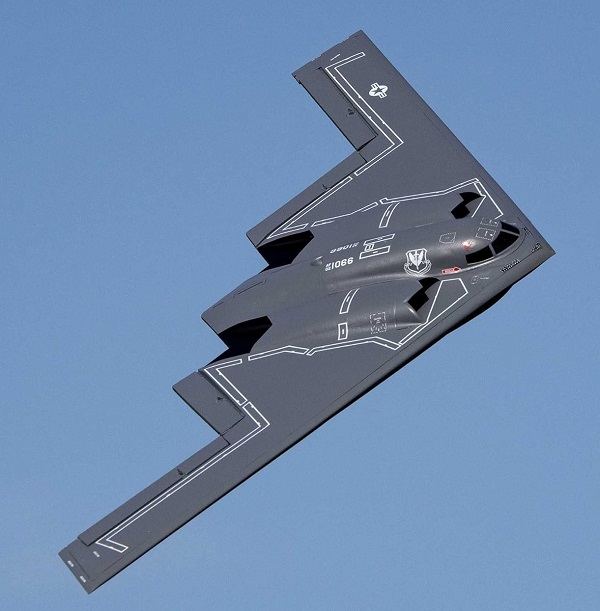 may-bay-dieu-khien-tu-xa-b2-spirit-h5