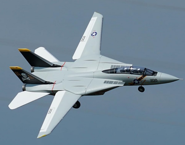 may-bay-dieu-khien-tu-xa-f14-h5