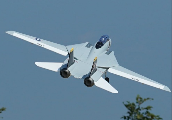 may-bay-dieu-khien-tu-xa-f14-h7