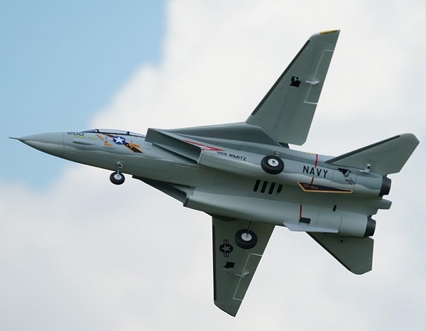 may-bay-dieu-khien-tu-xa-f14-h9