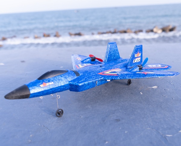 may-bay-dieu-khien-tu-xa-f22-h5