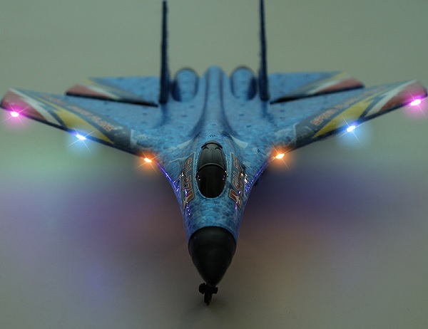 may-bay-dieu-khien-tu-xa-su-27-h5