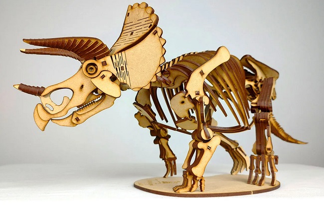 mo-hinh-khung-long-go-triceratops-h5