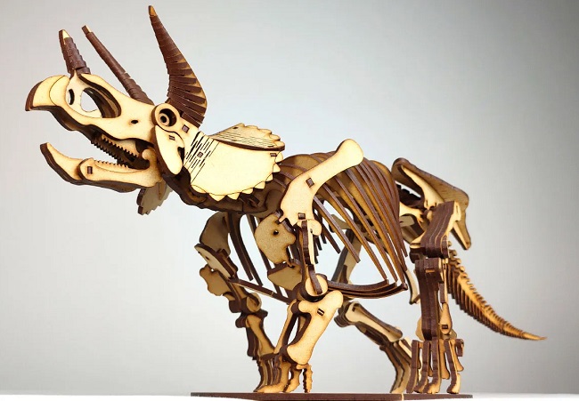 mo-hinh-khung-long-go-triceratops-h6