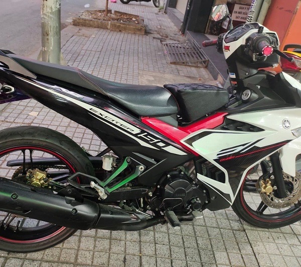 nem-ngoi-xe-may-exciter-cho-be-h5