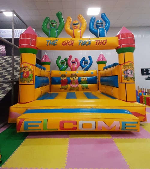 quan-ca-phe-Pony-co-khu-vui-choi-tre-em-o-long-an-3