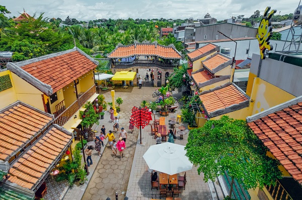 quan-cafe-BeeZone-co-cho-choi-cho-be-o-buon-ma-thuat-2